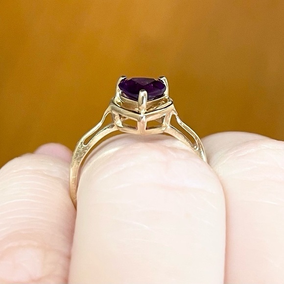 TL 10K Amethyst dark Purple Heart cut 6mm solid yellow gold size 5 ring​…​ - Picture 6 of 11